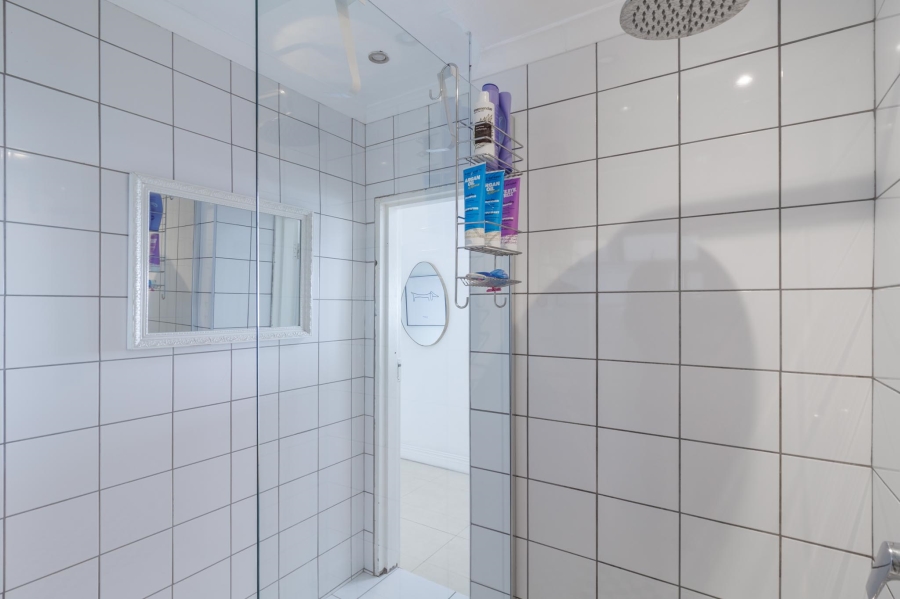 To Let 2 Bedroom Property for Rent in Bantry Bay Western Cape